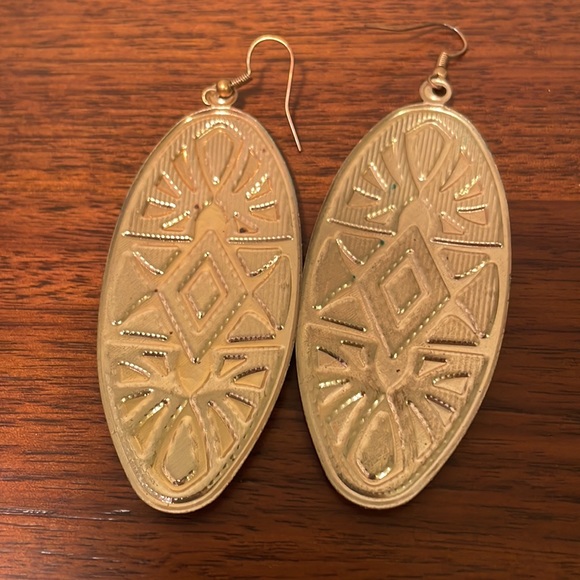 Lightweight earrings - Picture 2 of 2